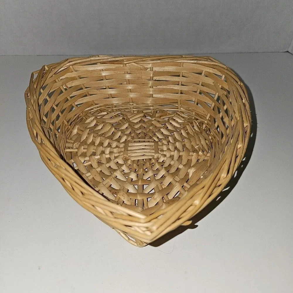 vintage Heart‎ shaped basket